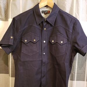 Short sleeve button up